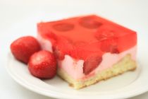 ciasto deserowe z galaretka i truskawkami