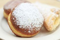 pączek nadziewany marmoladą